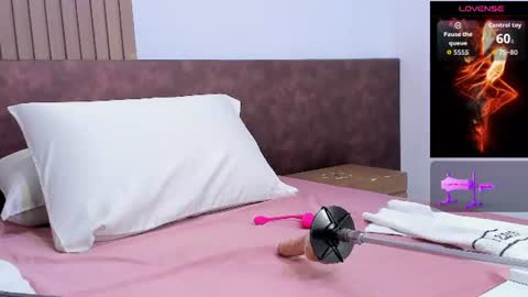 issys_milf online show from August 15, 4:44 pm