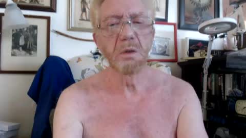 ImYourBitch online show from August 5, 9:35 pm