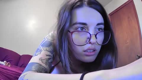Its HoneyVex online show from May 6, 8:21 pm