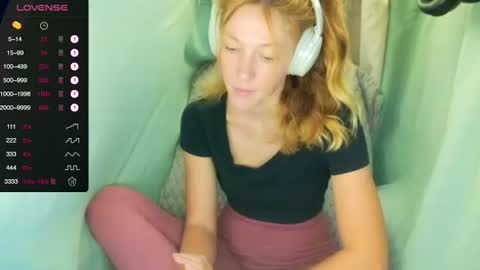 Lily online show from August 10, 9:16 pm