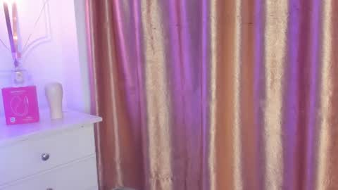 its_noah9 online show from July 31, 7:03 am