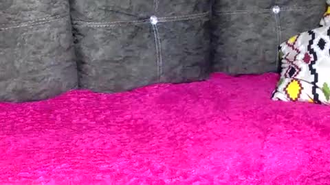 its_slut_bella online show from August 3, 8:32 am