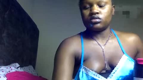 its_slut_bella online show from August 3, 11:17 am
