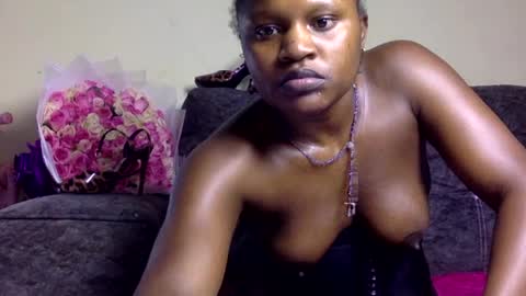 its_slut_bella online show from August 4, 9:34 pm