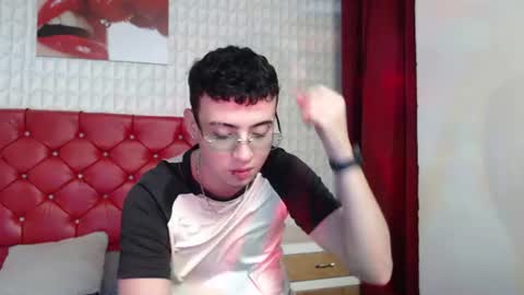 its_tian online show from August 15, 4:44 pm
