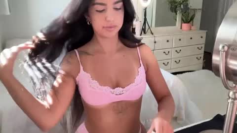 Aria Jackson online show from April 18, 4:27 pm