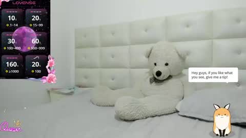 itscheryl_ online show from August 12, 12:13 am