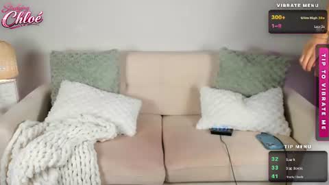 itschloelaurent online show from August 4, 9:23 pm