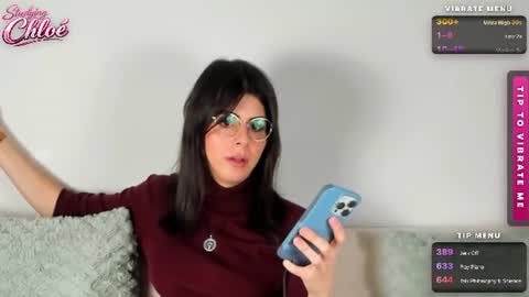 itschloelaurent online show from August 14, 8:45 pm