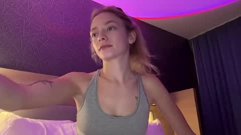 Danielle Rose online show from July 1, 2:02 am