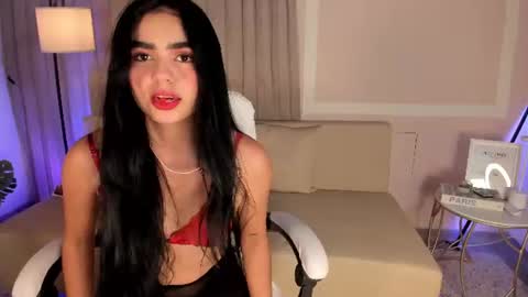 Emilia online show from August 1, 8:59 pm