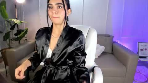 Emilia online show from August 13, 12:57 am