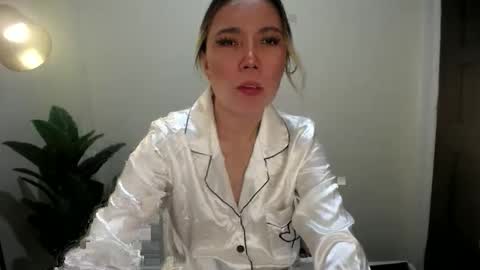 kisses online show from March 7, 9:39 am