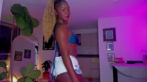 lau  online show from August 17, 3:11 am