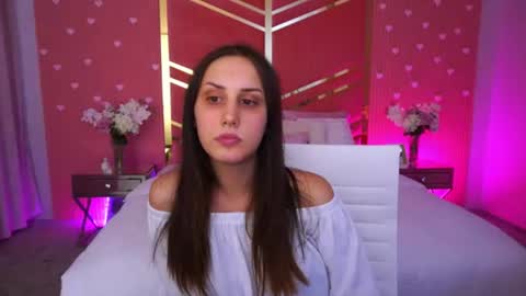 itsmeannabelle online show from July 28, 9:59 am