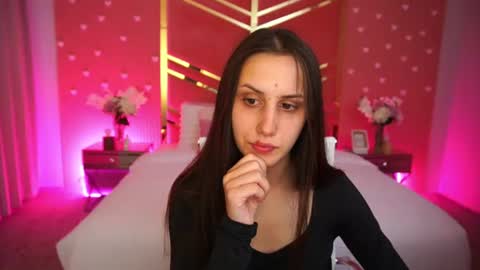itsmeannabelle online show from August 7, 6:24 am