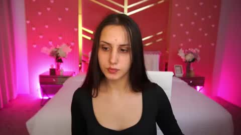 itsmeannabelle online show from August 7, 7:30 am