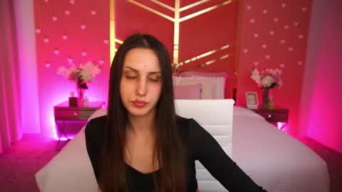 itsmeannabelle online show from August 7, 10:48 am