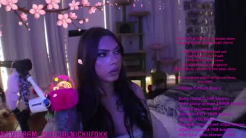 Nicki Foxx online show from June 26, 12:36 am
