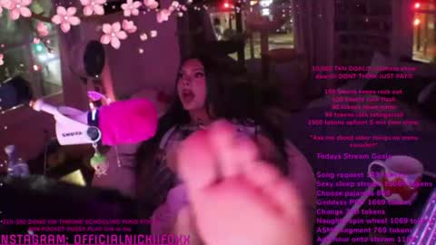 Nicki Foxx online show from August 9, 5:41 am
