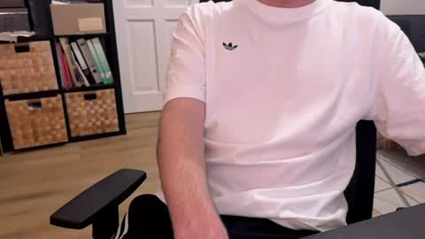 itsthat online show from April 8, 2:43 am