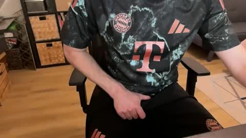 itsthat online show from May 2, 5:39 pm