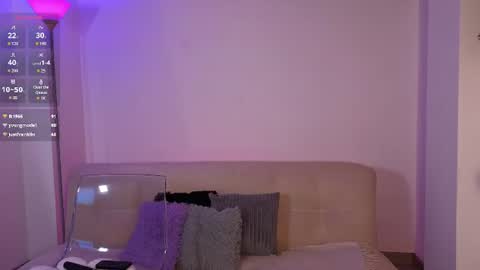 itsyenlo online show from August 10, 11:06 pm