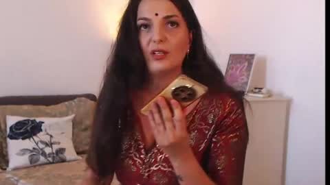 Melissa Khaan online show from August 5, 9:29 am