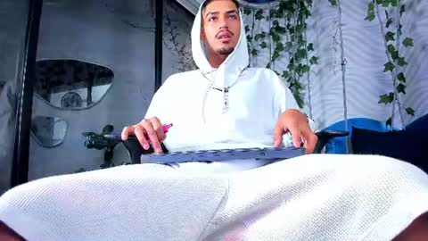 itszairen online show from August 5, 3:48 am