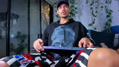 itszairen online show from August 14, 3:10 am
