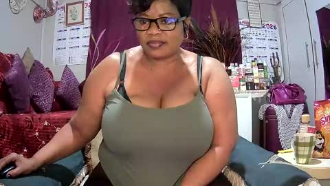 itumeleng74 online show from August 8, 6:19 pm