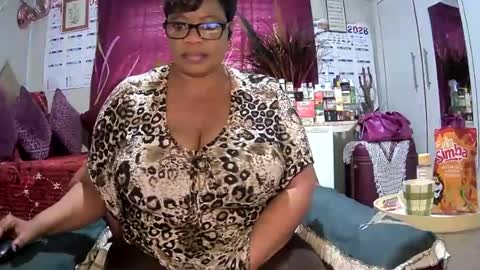 itumeleng74 online show from August 9, 6:14 am