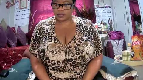 itumeleng74 online show from August 9, 7:20 am