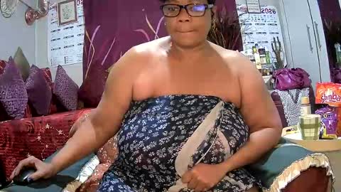 itumeleng74 online show from August 10, 4:47 am