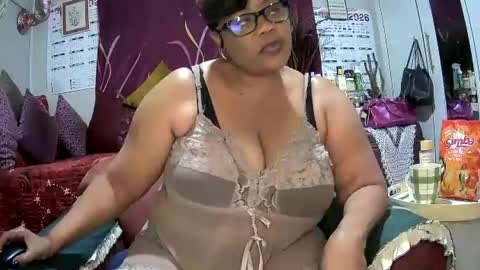 itumeleng74 online show from August 14, 4:54 pm