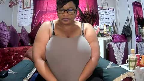 itumeleng74 online show from August 15, 8:18 am