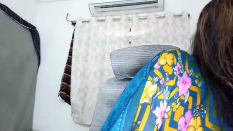 itz_amisha online show from August 6, 1:59 am