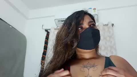 itz_amisha online show from August 15, 4:05 am