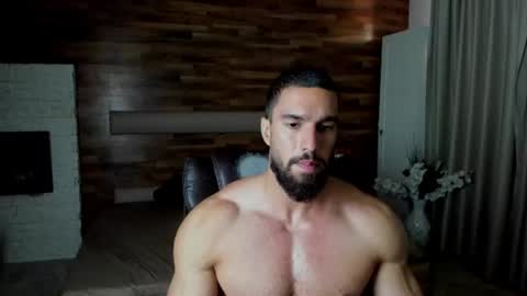 IvanHydee online show from August 5, 6:33 am