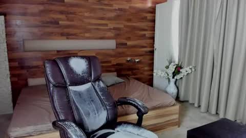 IvanHydee online show from August 9, 8:48 am