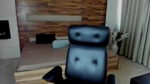 IvanHydee online show from August 12, 6:38 am