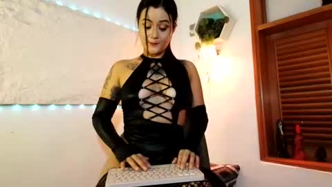 ivanna_james02 online show from August 27, 9:45 pm