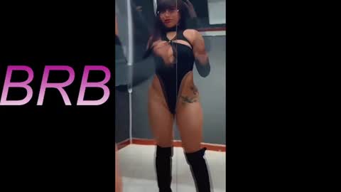 IVONY PRETTY online show from August 14, 1:31 am