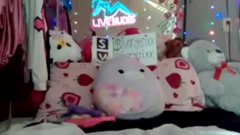 ivorytrixx online show from July 25, 5:22 am