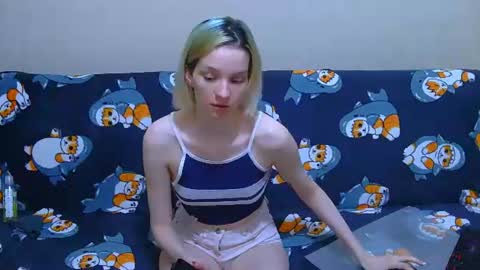 Ivy and Lester online show from July 28, 4:51 am