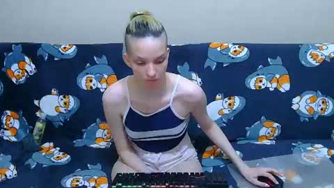Ivy and Lester online show from August 6, 6:07 pm