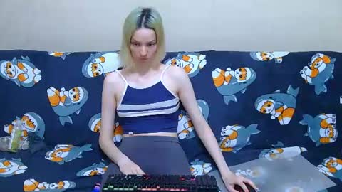 Ivy and Lester online show from August 14, 7:12 am
