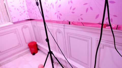 Ivy Rae online show from April 18, 12:04 am
