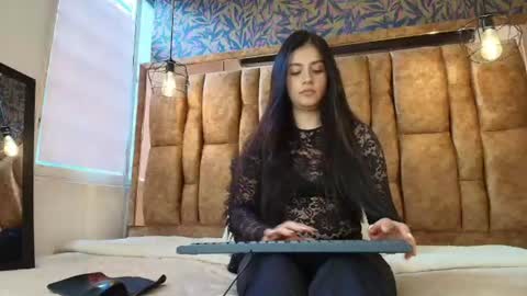 IVY ROSE online show from August 5, 3:43 pm