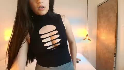 IVY ROSE online show from August 6, 2:49 pm